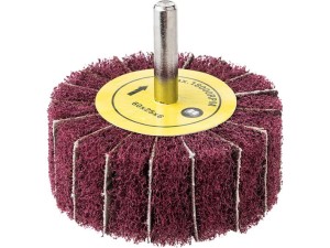 ŚCIERNICA LISTKOWA TRZPIENIOWA 63,5X6 P60 włóknina